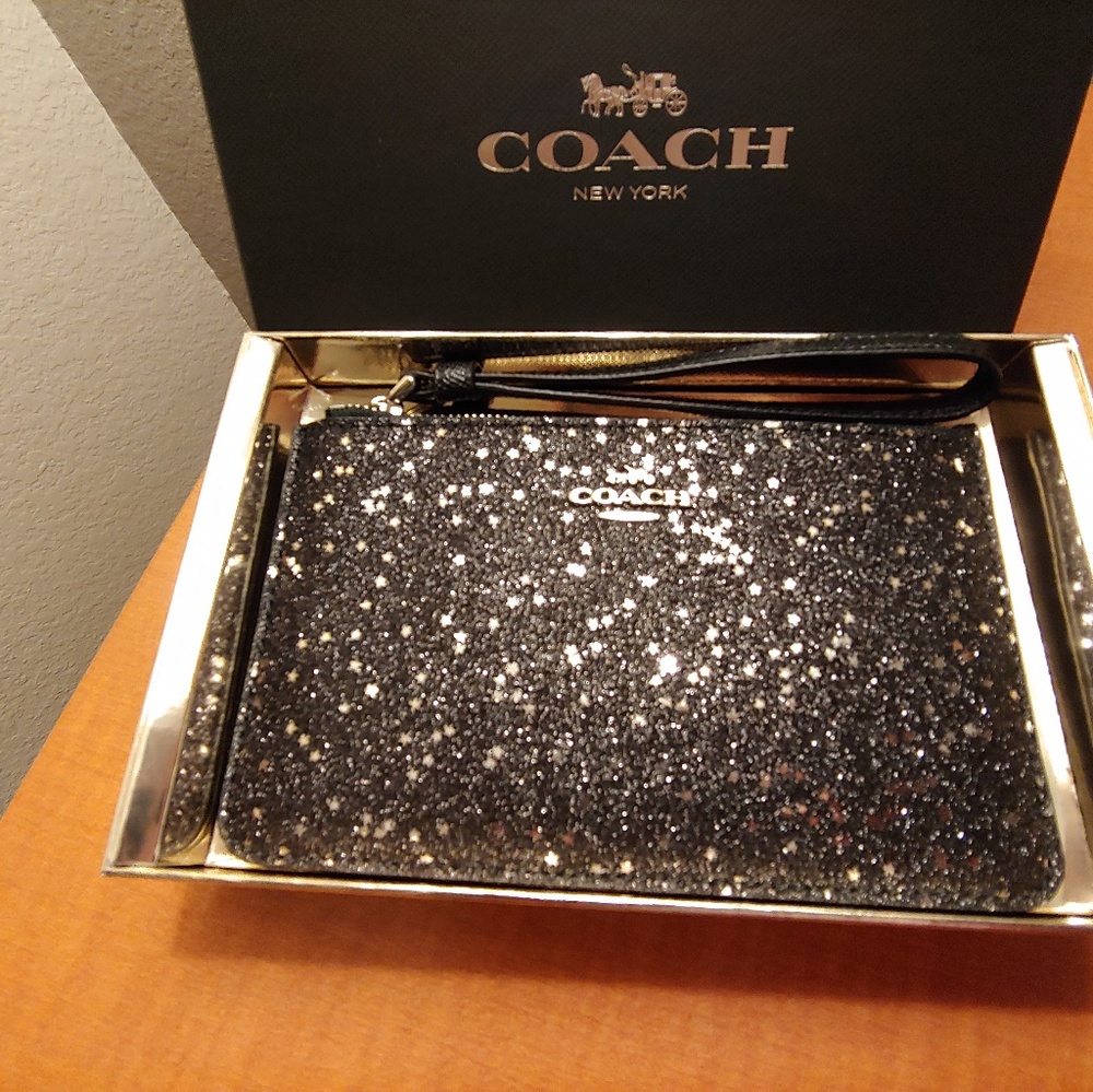 NWT Holiday Coach Goft Wristlet